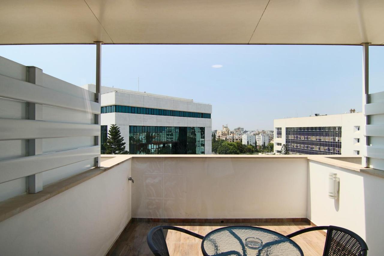 Phaedrus Living: Luxury Suite Nicosia 505 Exterior foto